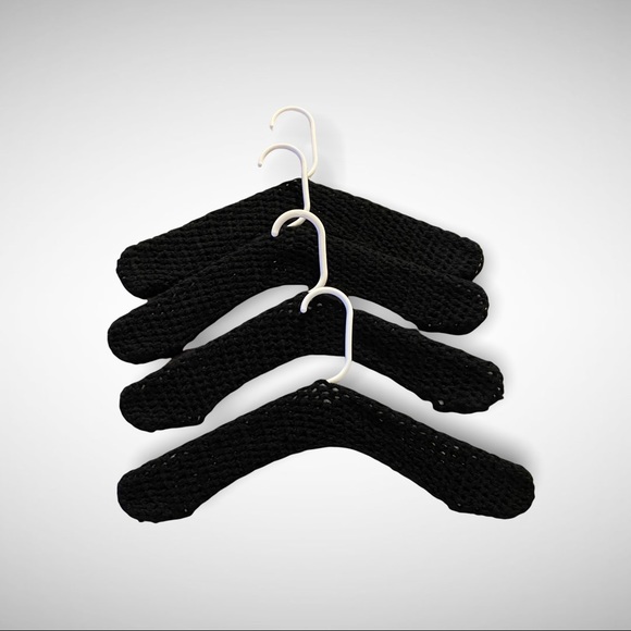 Set of 4 black crocheted covered hangers. Anti slip, anti shoulder marks. - Picture 2 of 3